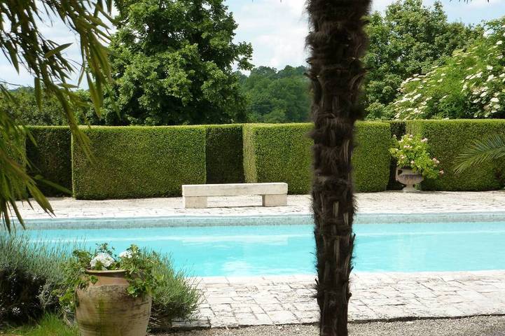 Gîte pour 9 personnes, avec jardin à Lusignac