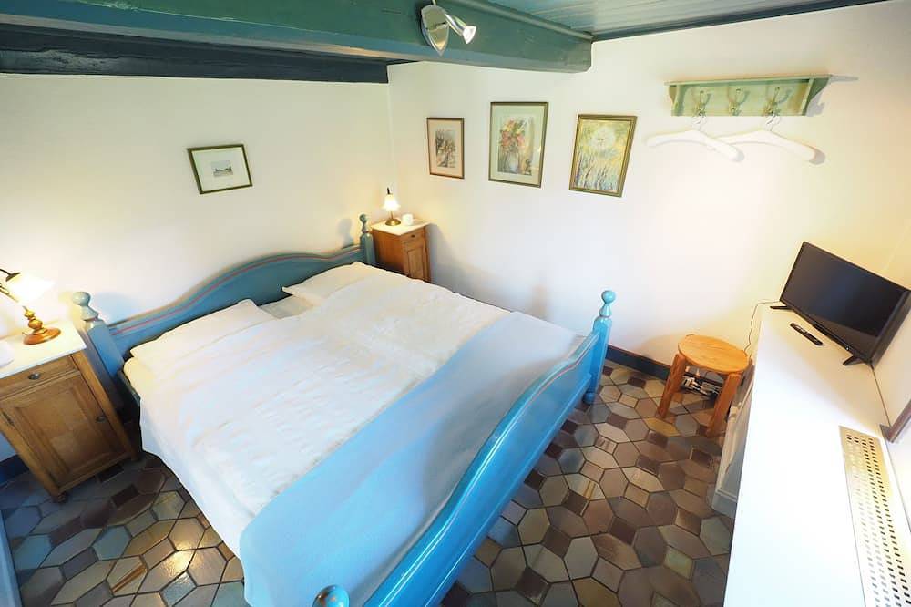 Ganze Wohnung, Geräumige Ferienwohnung Hansen Hof 1 mit Terrasse, Garten  in Tinnum in Tinnum, Sylt (Gemeinde)