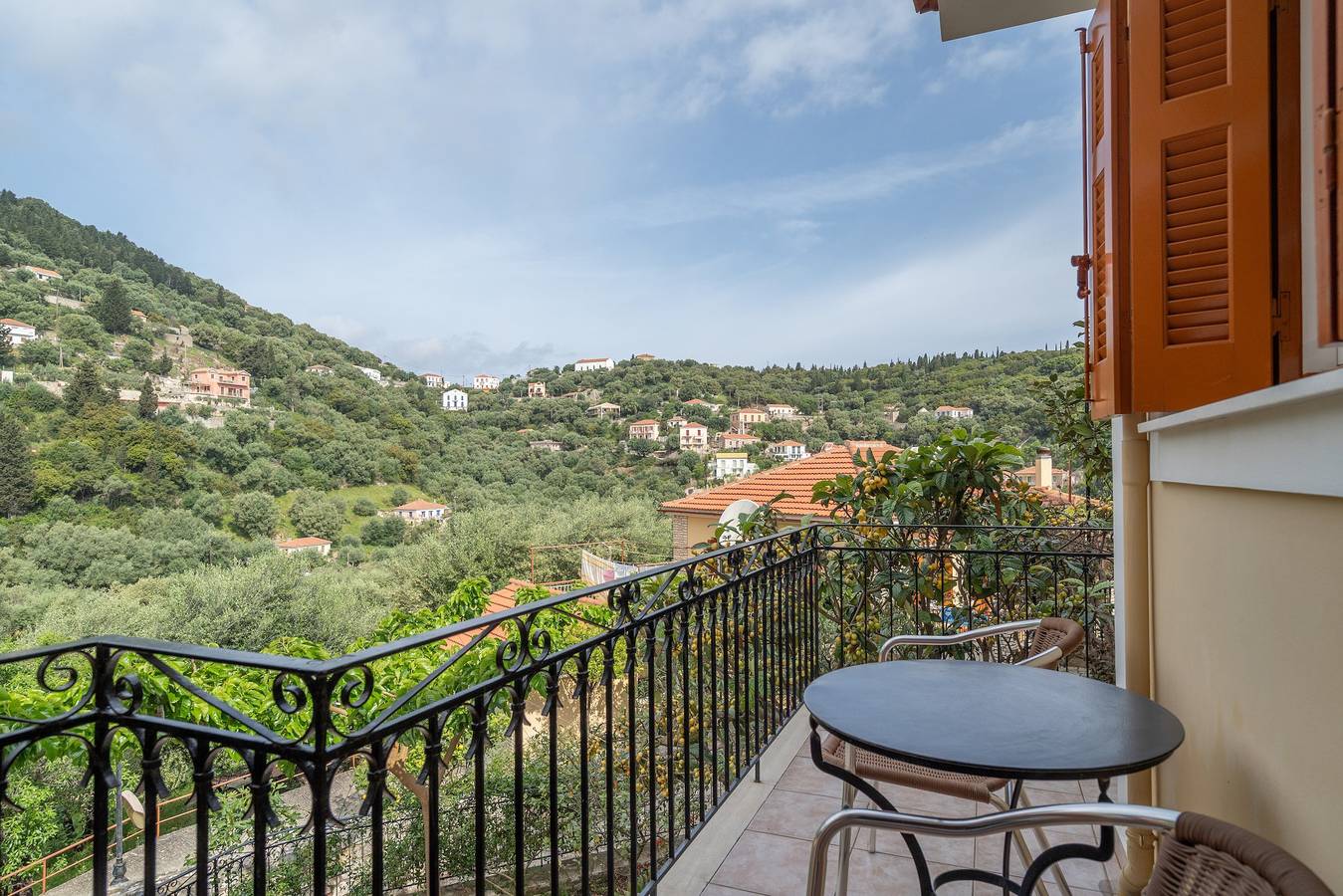 Monolocale intero, Appartamento 'Deluxe Double Studio' con Vista Montagna, Wi-Fi e Aria Condizionata in Itaca