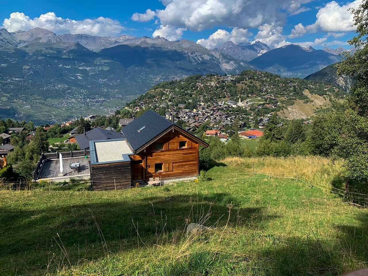 Bright and recent chalet near the Bisse de Vercorin in Chalais (Suiza), Alpes del Valais