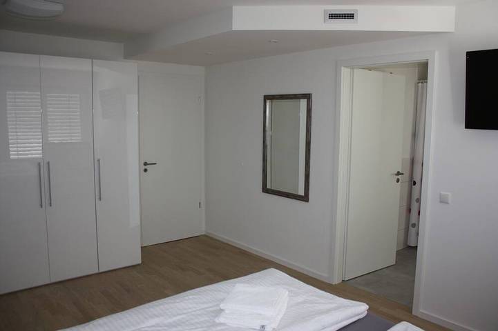 Ganze Wohnung, Salvatorferienwohnung Moderne und Komfortable Neubau-Ferienwohnung mit 95m². in Schwäbisch Gmünd, Erlebnisregion Ostalb region