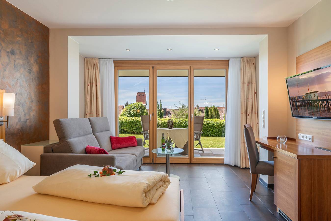 Hotel Mohren Hagnau am Bodensee - Komfortzimmer mit Bergblick in Hagnau am Bodensee, Region Bodensee-Oberschwaben