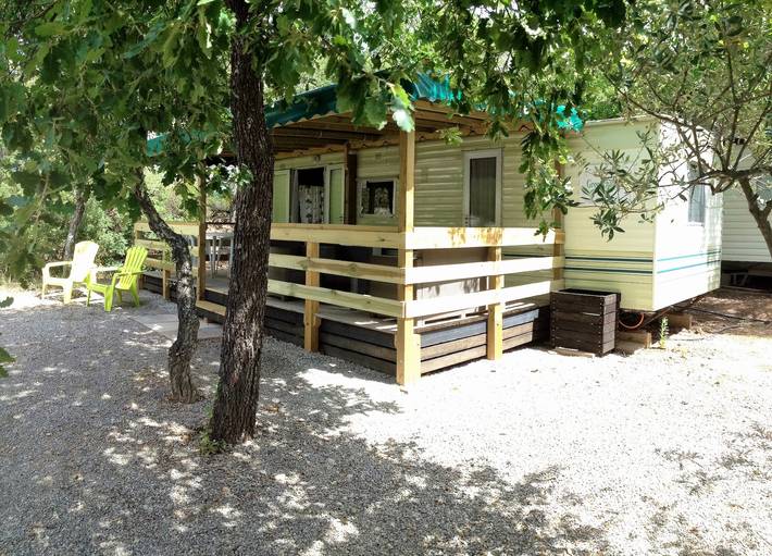 Camping pour 4 personnes, avec Balcon/Terrasse ainsi que Jardin et Vue à Roquebrune-sur-Argens - 2
