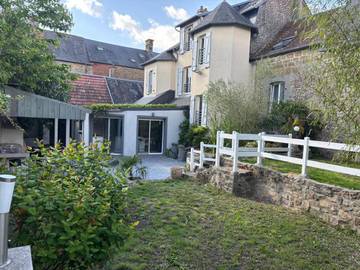 Gîte pour 19 personnes, avec jardin, animaux acceptés à Carrouges