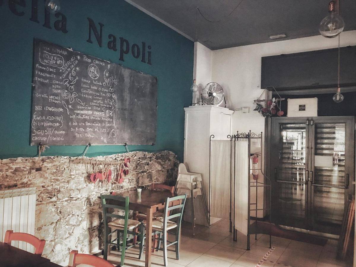 Bella Napoli Guesthouse Trattoria Pizzeria in La Spezia (City), La Spezia