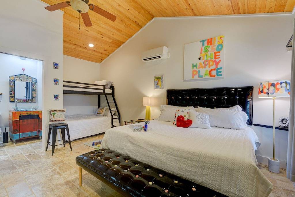 Charming 2Br Uptown Cottage - Artsy & Vibrant! in St. Augustine, St. Johns County