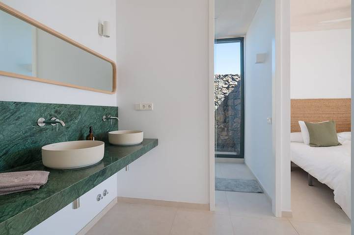 Areté. Casa Tierra, con Increíble Terraza y Vistas Panorámicas al mar in Tías, Lanzarote