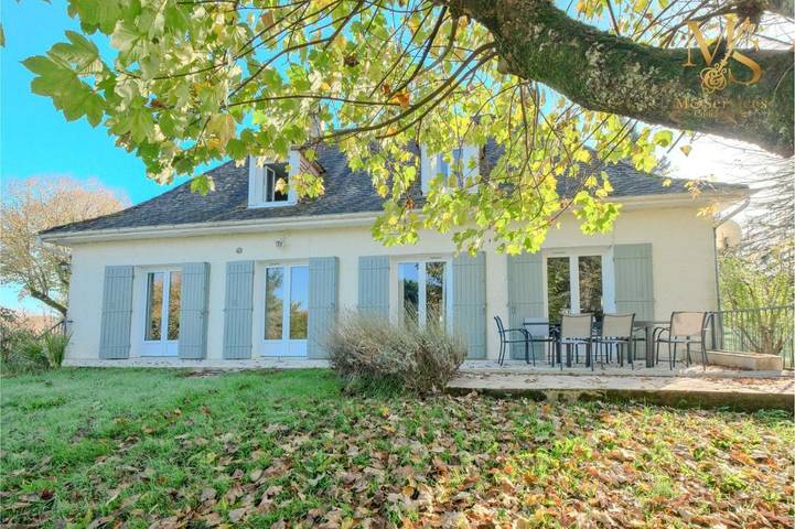 Location de vacances pour 12 personnes, avec terrasse à Saint-Georges-de-Montclard - 2