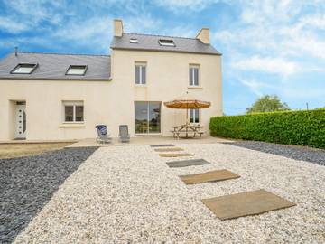 Gîte pour 6 personnes, avec terrasse et jardin à Plounéour-Trez