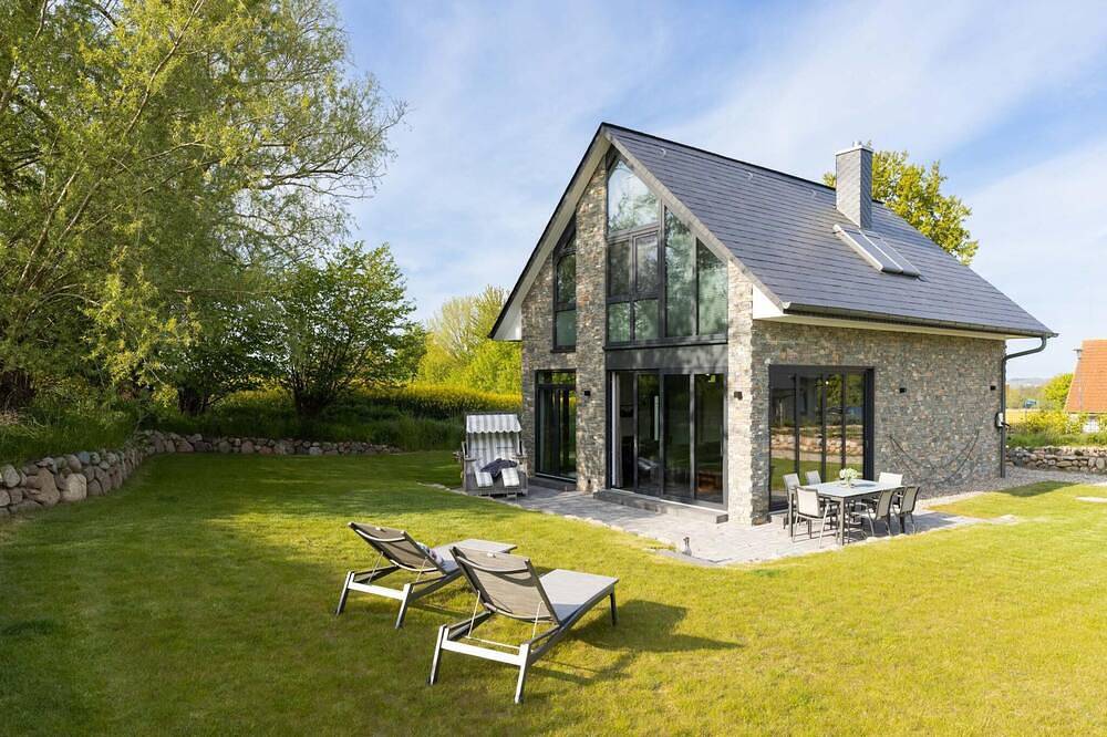 Luxus-Ferienhaus mit Sauna, Garten an der Ostsee in Hohenkirchen, Nordwestmecklenburg (Wismar und Umgebung)