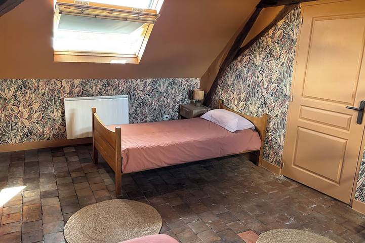 Ganze Wohnung, Fully Furnished and Renovated Apartment in Vitry-aux-Loges, Orléans und Umgebung