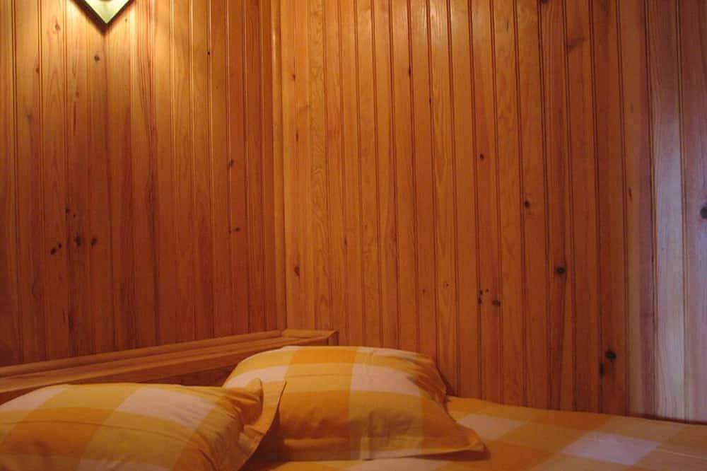Adorable gîte au coeur de la nature, 4 personnes, avec piscine et tennis in Pinel-Hauterive, Région de Villeneuve-sur-Lot