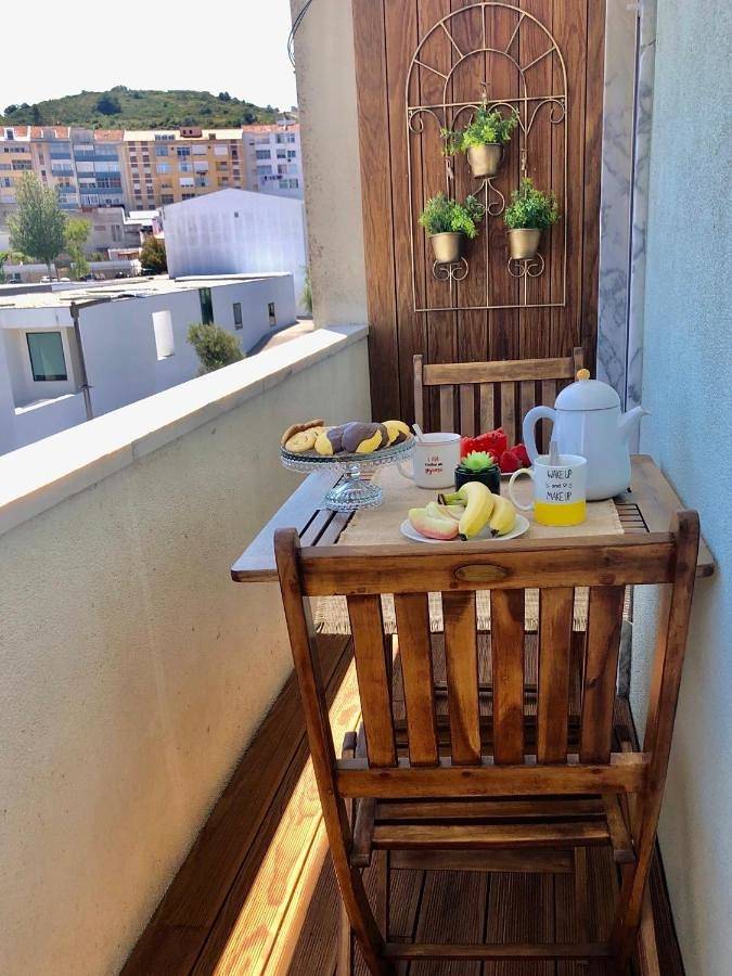 Apartamento inteiro, Apartamento T1 no centro Tê-U in São Pedro e Santiago, Distrito de Lisboa