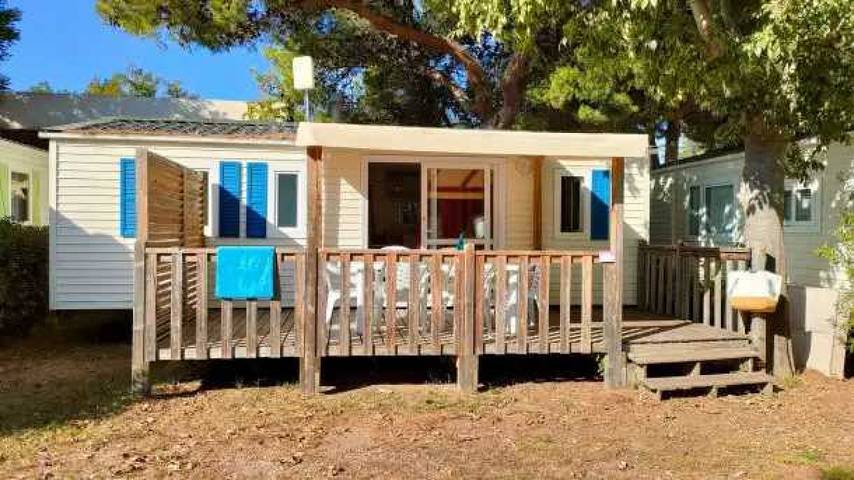 Camping voor 8 personen, met terras in Bormes-les-Mimosas