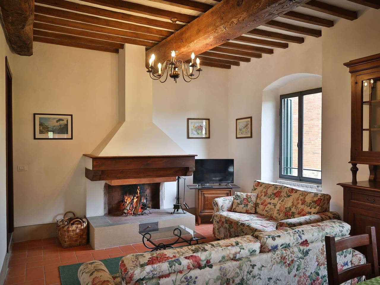 Apartamento entero, Große Wohnung mit 3 Schlafzimmern und 3 Bädern in Reggello, Valdarno