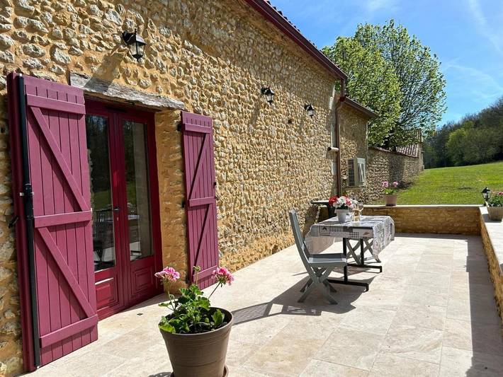 Location de vacances pour 2 personnes, avec Terrasse ainsi que Jardin et Vue à Saint-Amand-de-Vergt - 2