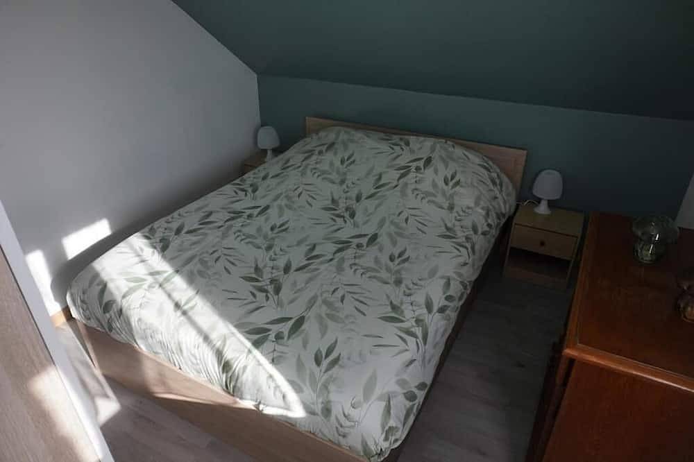 Appartement entier, Appartement Le Séjour des Hobbits avec 2 places de parking intérieur gratuit in Beuvrages, Région de Valenciennes