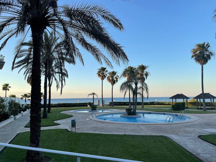 Ganze Wohnung, Ferienwohnung 'Residencial Mar De Denia 2' mit Meerblick, Wlan und Klimaanlage in Playa de Les Deveses, Dénia