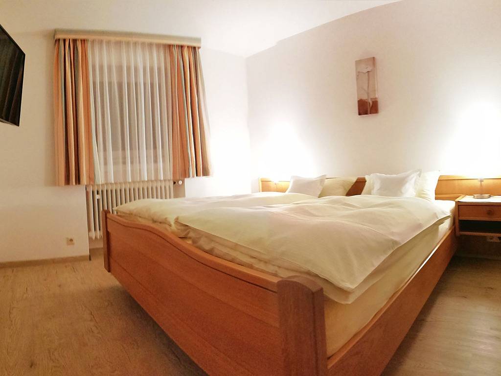 Ferienwohnungen Erika Huber - Ferienwohnung 1 mit Terrasse in Bad Birnbach, Bayerische Golf und Thermenland