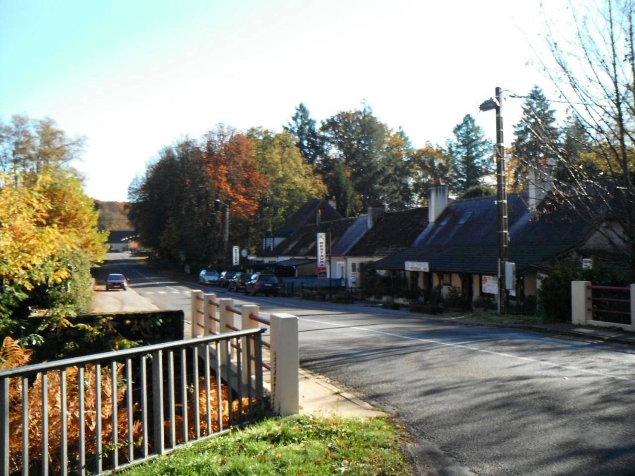 Appartement entier, Apartment with Lake View in Saint-Bonnet-Tronçais, Région de Montluçon