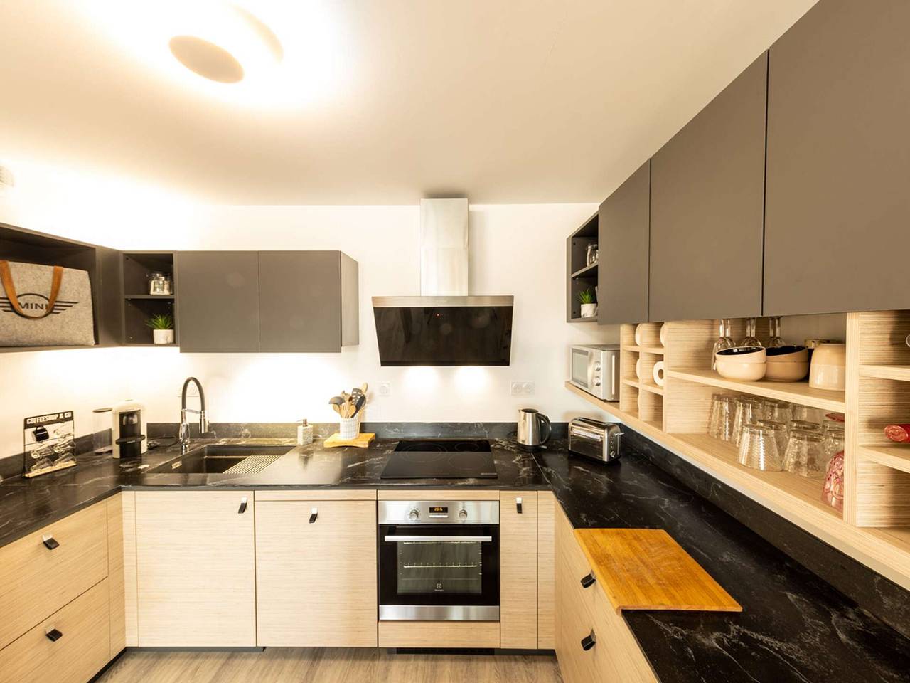 Apartamento entero, Apartamento accesible, 4 personas, balcón privado, centro de Saint-Pierre-d'Oléron in Saint-Pierre-d'Oléron, Côte de Beauté