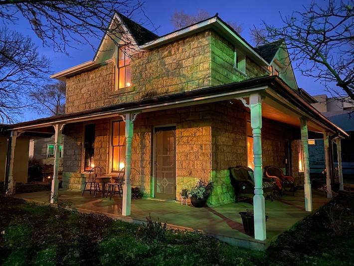 Vacation rental for 4 people, with yard, with pets in Kansas