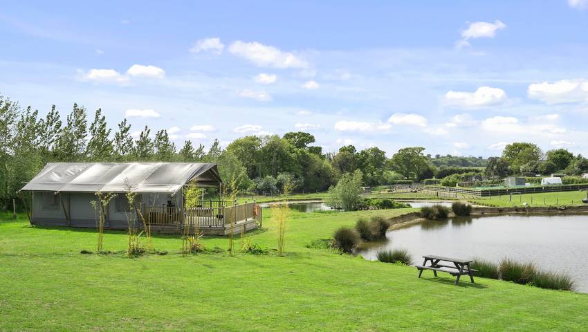 Holiday rental for 6 people, with Hot tub and Terrace as well as Garden in Hertfordshire