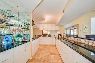 Vacation House for 16 Guests in Galveston Island, Galveston, Picture 1