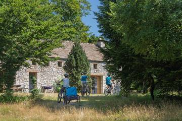 Gîte pour 8 personnes, avec sauna ainsi que terrasse et jardin à Vialas