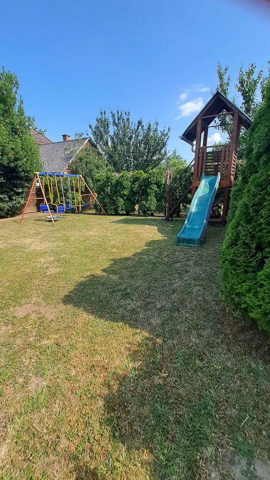 Apartamento vacacional entero, Apartamento vacacional apto para niños con Wifi  in Fonyód, Orilla sur del lago Balaton