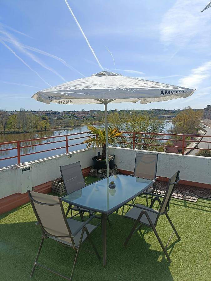 Apartamento de vacaciones para 5 personas, con Balcón y Terraza además de Jardín y Vistas en Zamora 