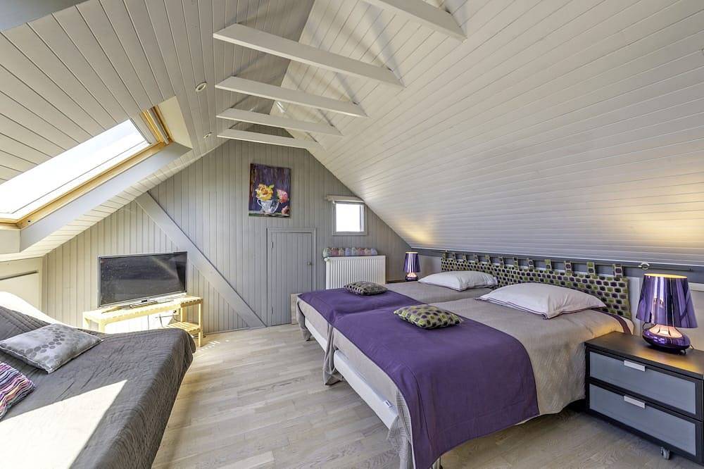 Gehobene Villa in einer privilegierten Umgebung, beheiztes Hallenbad auf 30 ° in Carantec, Ceinture Dorée