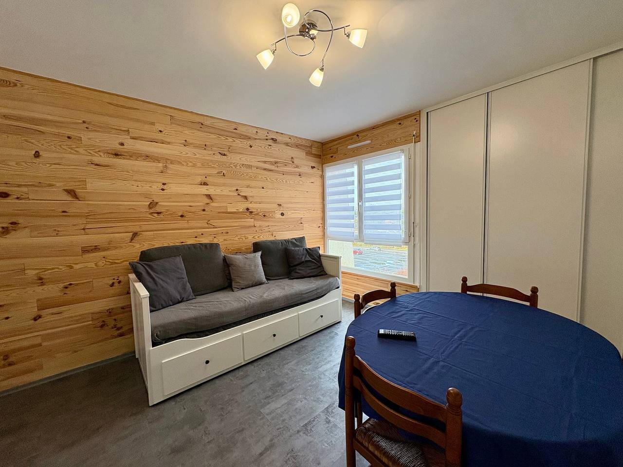 Apartamento entero, Apartamento renovado frente al mar con estacionamiento - 6 pers in Saint-Jean-de-Monts, Vandea
