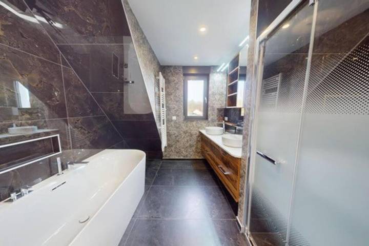 Villa pour 8 personnes, avec Terrasse ainsi que Jardin et Piscine en Alsace - 2