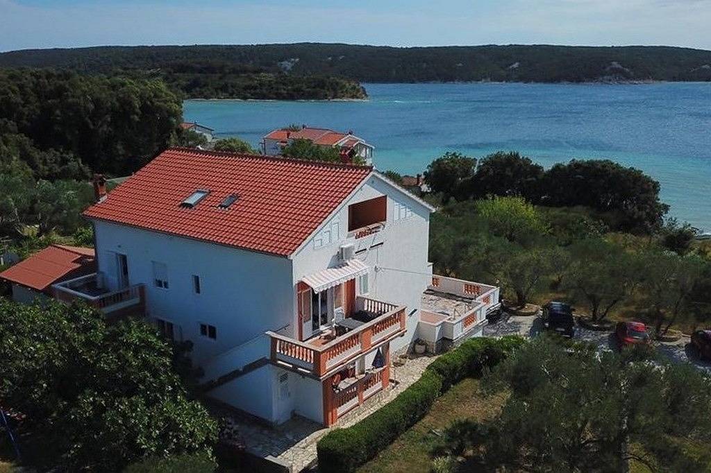 Ganze Wohnung, 2-Zimmer-Ferienwohnung mit Terrasse und Meerblick Supetarska Draga - Gonar, Rab A-24383-c in Supetarska Draga, Rab