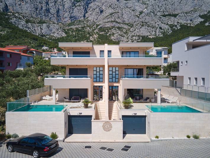 Villa mit pool für 6 Personen, mit Balkon/Terrasse und Terrasse sowie Sauna in Makarska