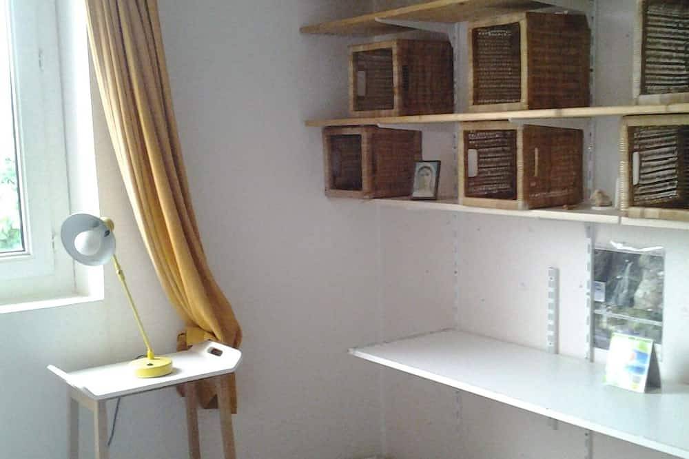 Ganze Wohnung, Single Room in Nanterre, Hauts-de-Seine