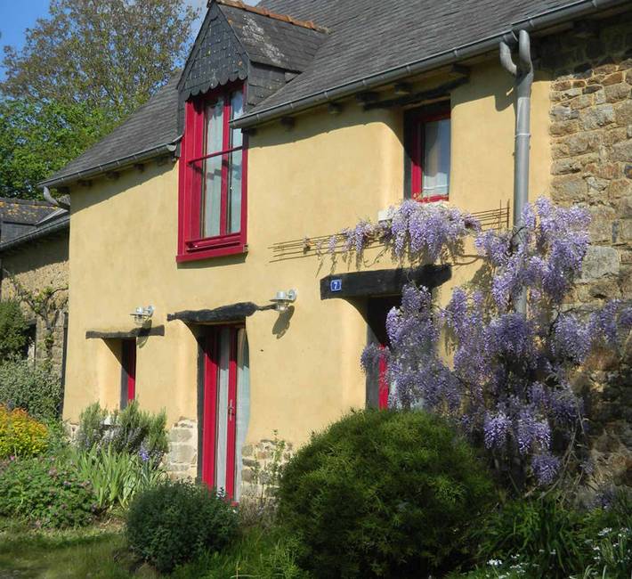 Gîte pour 5 personnes, avec terrasse et jardin