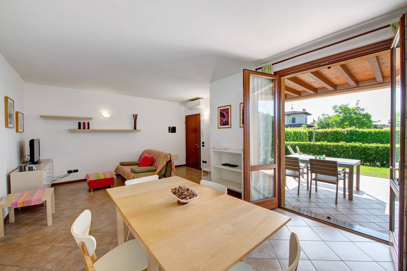 Ganze Wohnung, Apartment 'I Ciclamini 2' mit Gemeinschaftspool, Wlan und Klimaanlage in Moniga del Garda, Gardasee-Berge