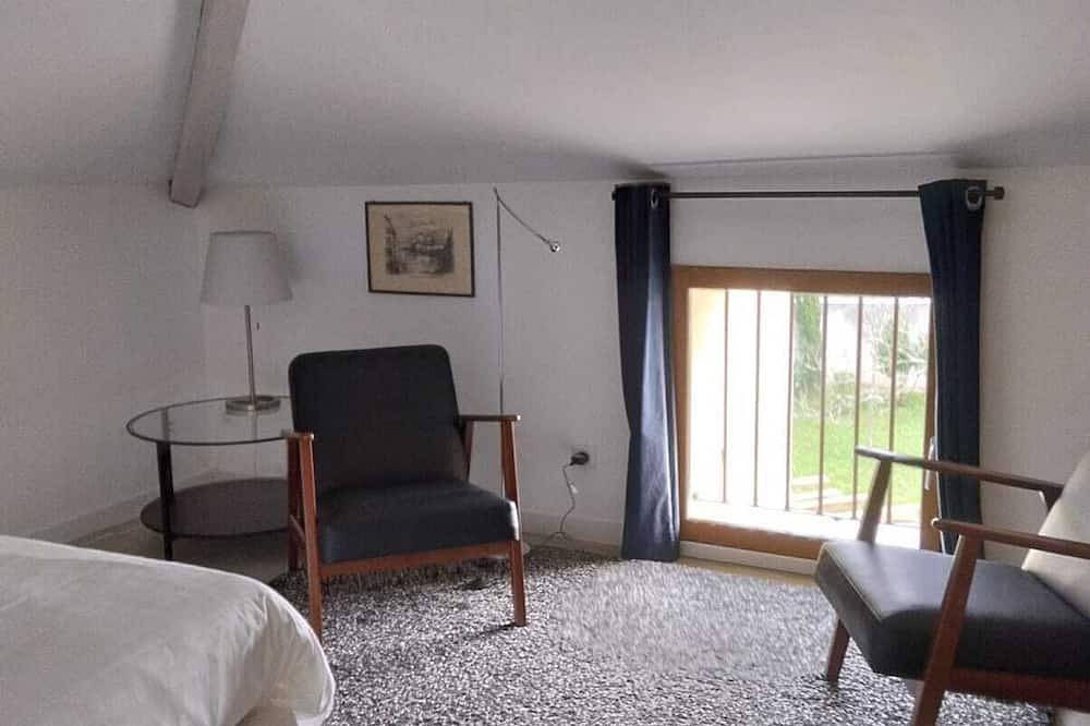 Large Charming House in Chaponost - 15 People - Swimming pool, Garden, Stream in Chaponost, Ródano