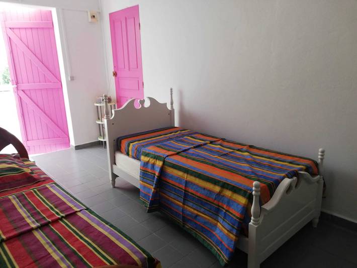 Location de vacances pour 3 personnes, avec terrasse et jardin à Le Moule - 3