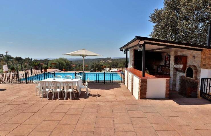 Casa rural para 8 personas, con piscina además de vistas y jardín, Se admiten mascotas en Almodóvar del Río - 4