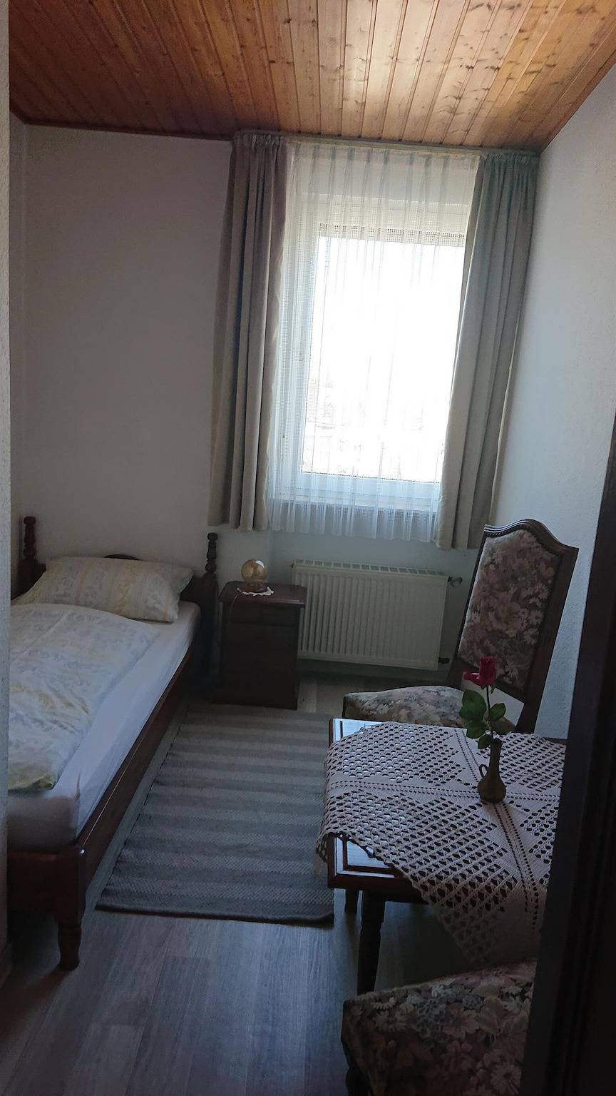 Zweibettzimmer, Dusche, Wc in Enkirch, Bernkastel-Kues & Umgebung