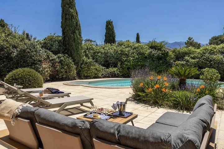 Villa pour 8 personnes, avec jardin à Calvi