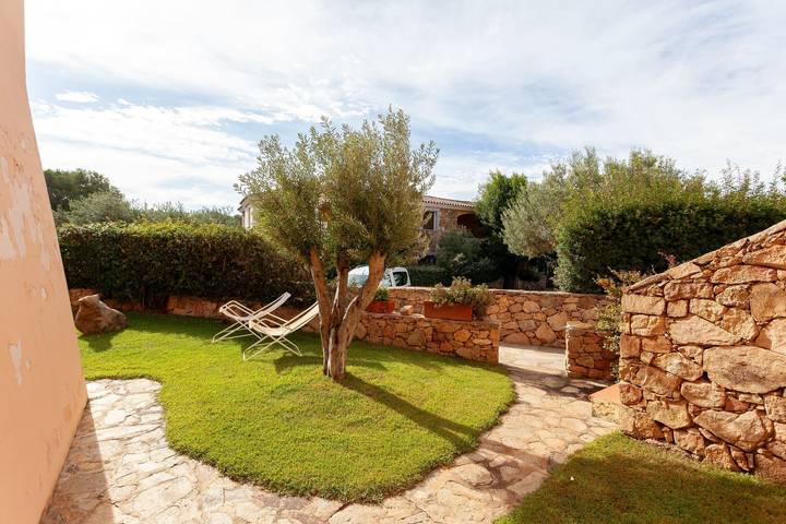 Gîte pour 2 personnes, avec Jardin à Monte Petrosu