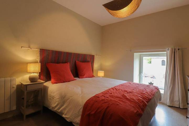 Gîte pour 8 personnes, avec piscine ainsi que jardin et jacuzzi, animaux acceptés dans Le Bourg-Saint-Léonard - 2