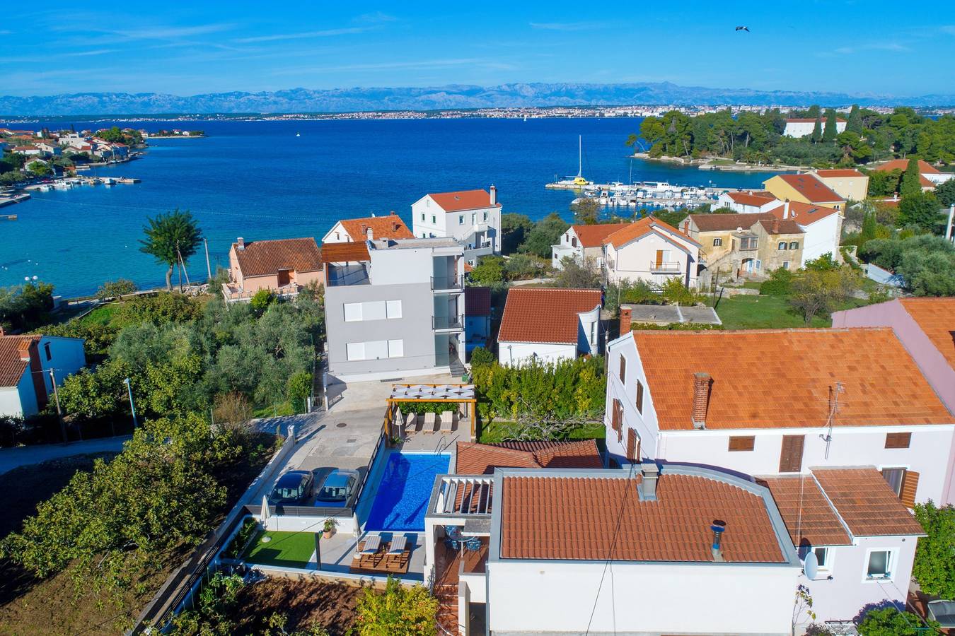 Appartement entier, Appartement de deux chambres avec la terrasse Preko, Ugljan A-14163-b in Preko, Île d'Ugljan