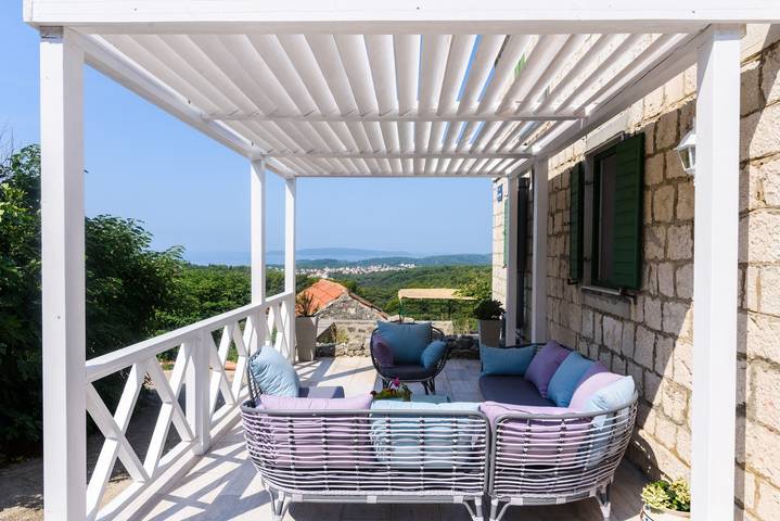 Ferienhaus für 6 Personen, mit Balkon/Terrasse und Pool