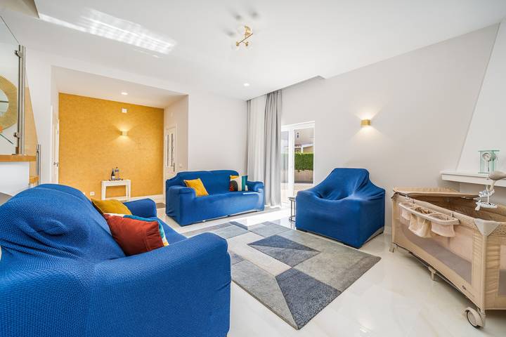 Ferienhaus 'Sun & Salt Villa' mit Gemeinschaftspool, WLAN und Klimaanlage in Alvor, Faro Distrikt