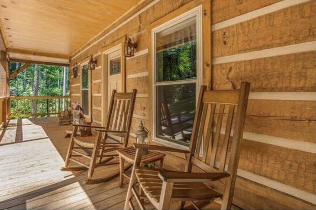 Homey Cozy Dog Friendly Cabin Surrounded By Beautiful Mountain Trees w/Hot Tub+ in Cosby (TN), Cocke County